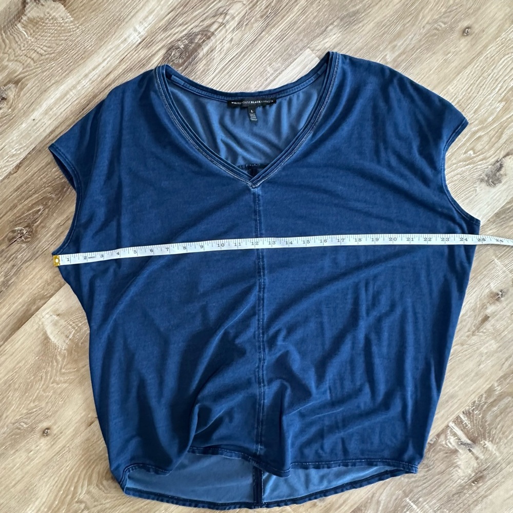 White House Black Market Navy V-Neck Cap Sleeve Top - Picture 3 of 4